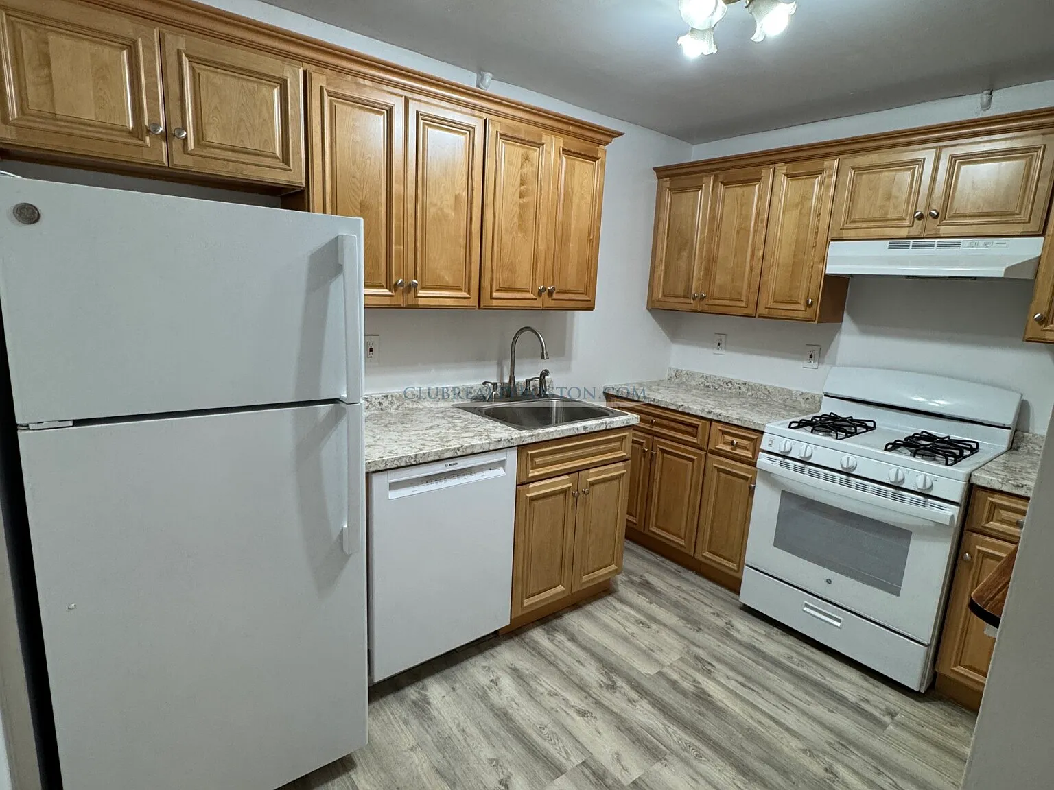 1 bed, 1.0 bath, 750 sqft, $2,100 — Photo 2