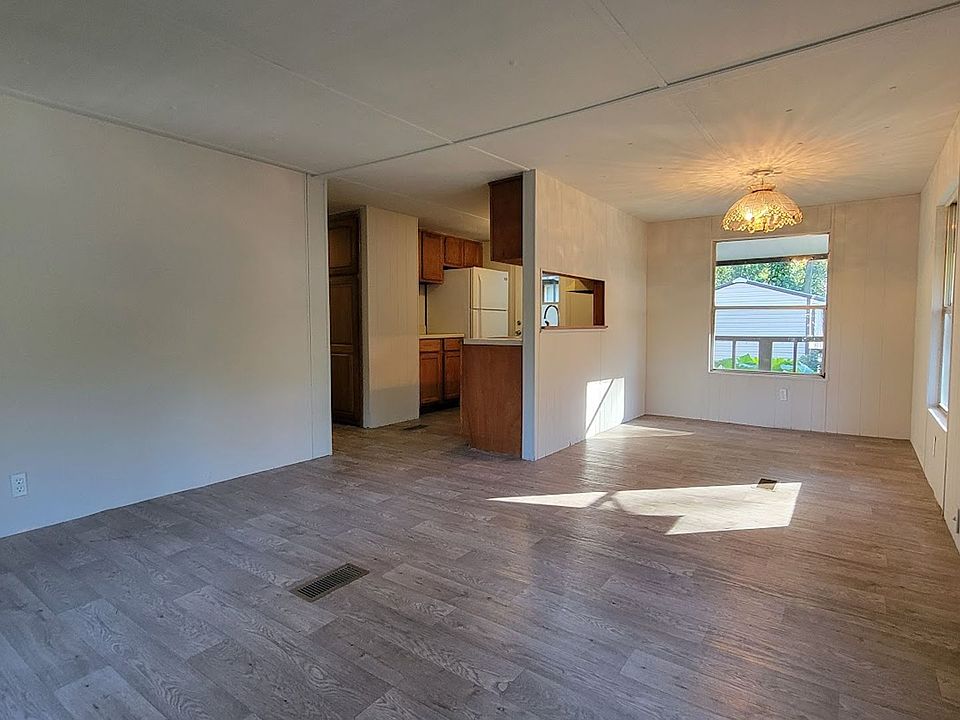 1st image of 5321 SE 32nd Ct