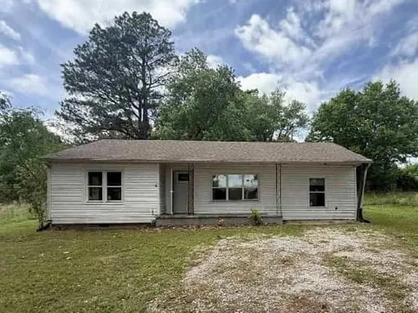 8 S Maple St, Lafe, AR 72436