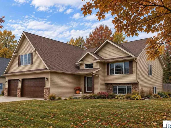 608 Colodoro Ln, Eagle Lake, MN 56024