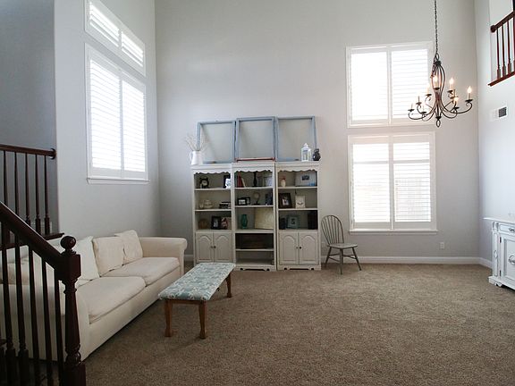 4th image of 1581 Ainsworth Ln