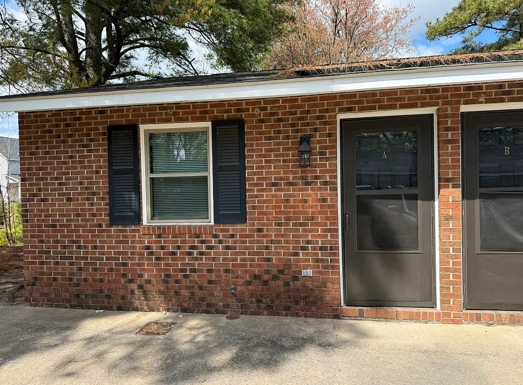 Building Photo - 2714 Mill St #A