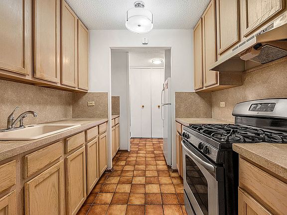 5th image of 90 Beekman St APT 3J