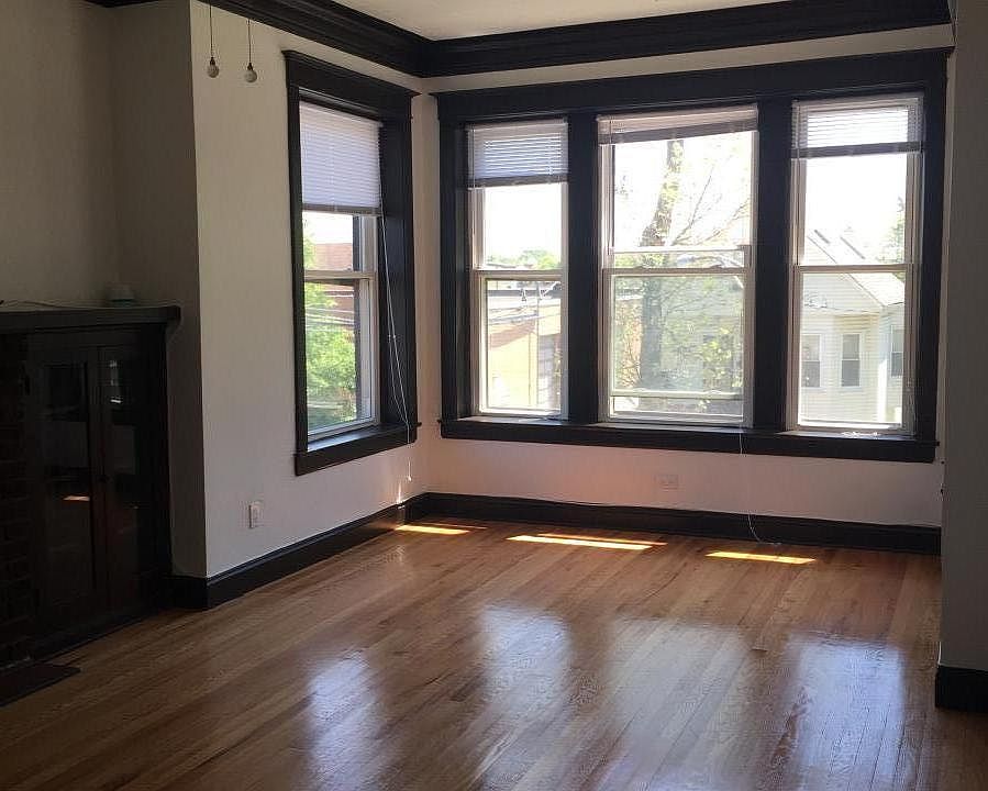 1st image of 1449 W Argyle St APT 1