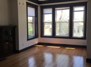 1449 W Argyle St APT 1, Chicago, IL 60640