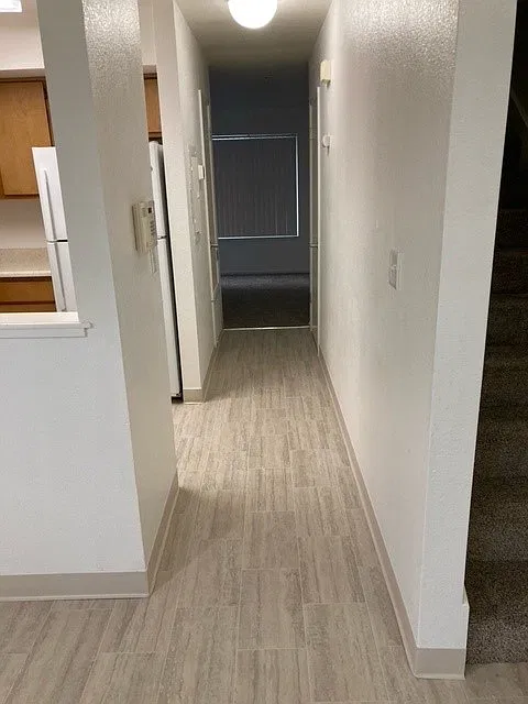 2 bed, 945 sqft, $2,054 — Photo 2