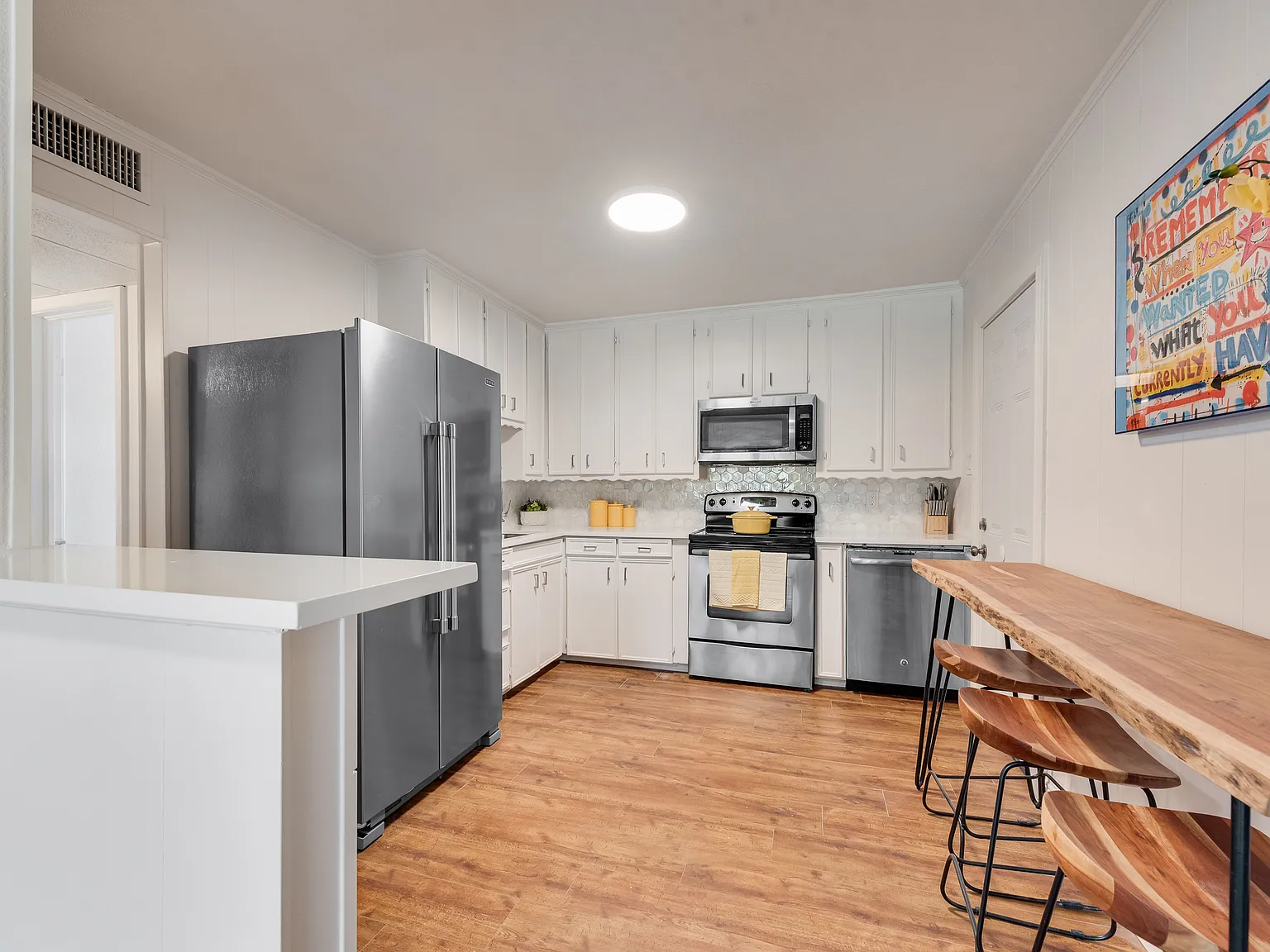 202 Pine St — Photo 3