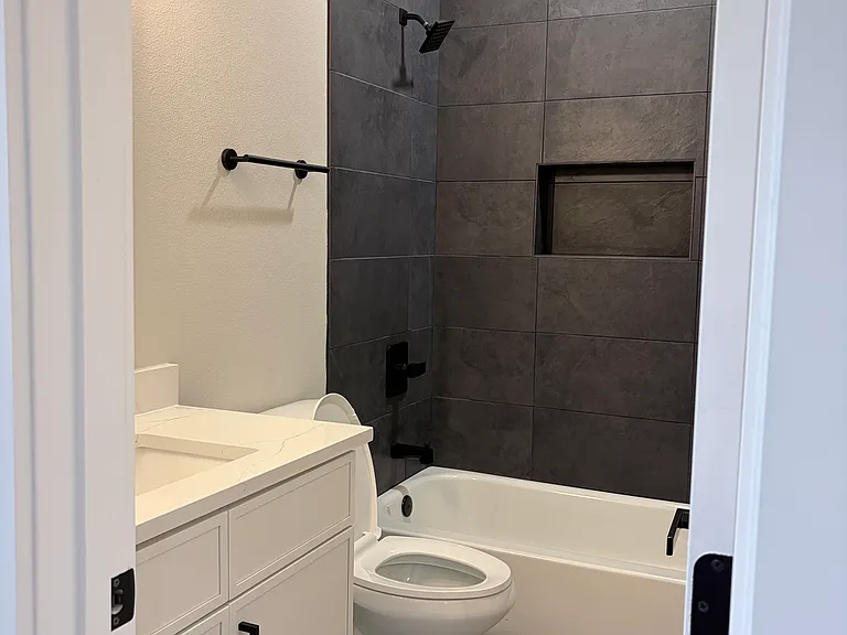 Mountain Trail Townhomes — Photo 24
