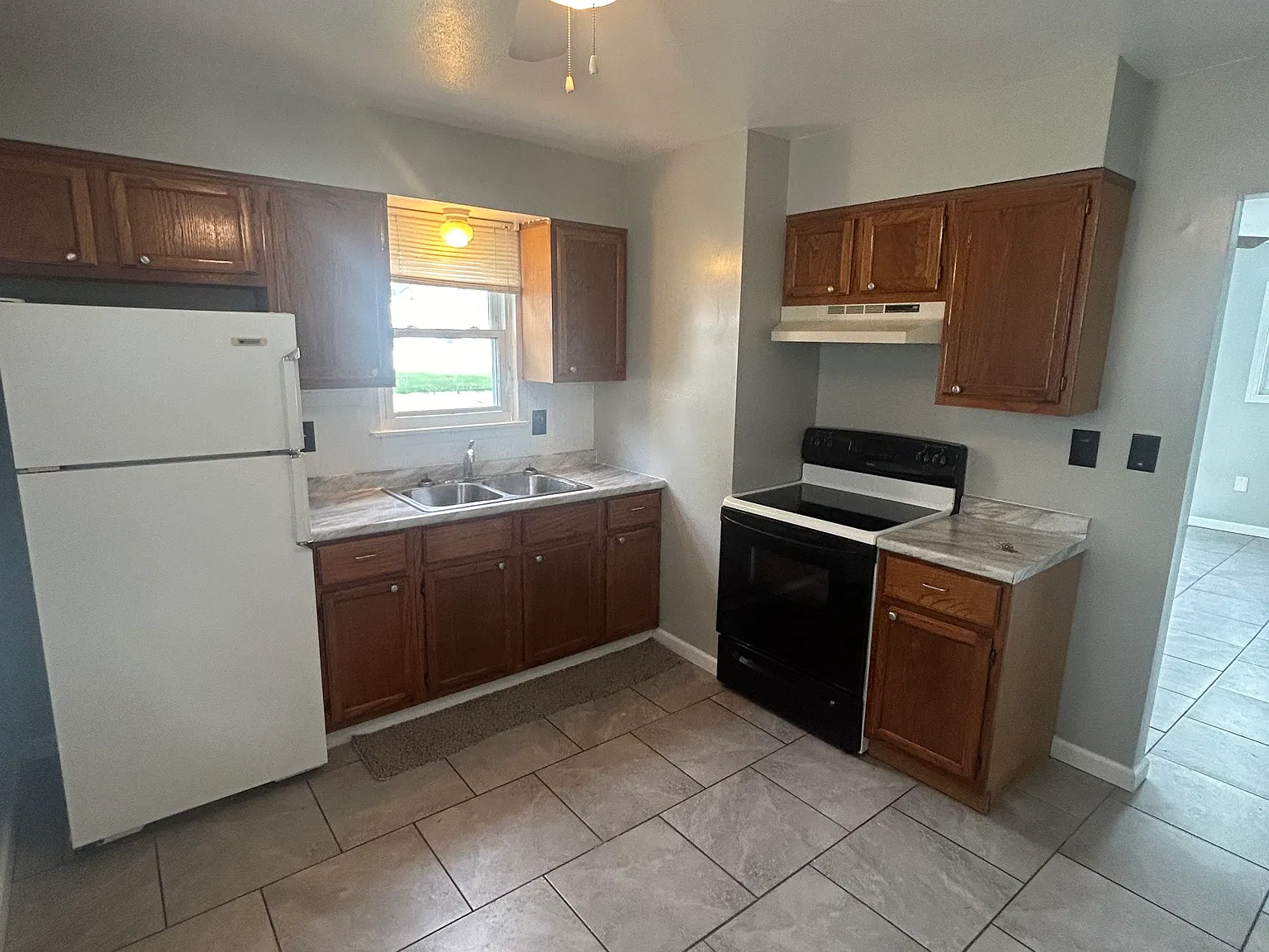 3 bed, 987 sqft, $1,495 — Photo 2