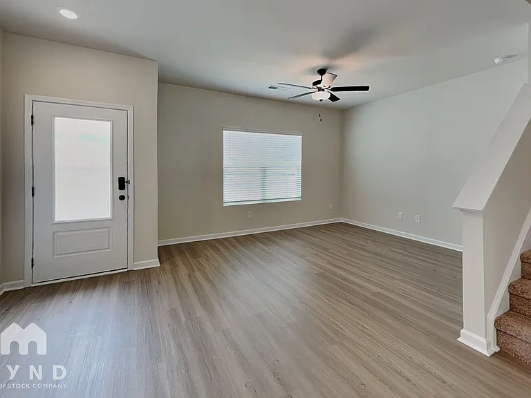 163 Seville Way #- — Photo 6