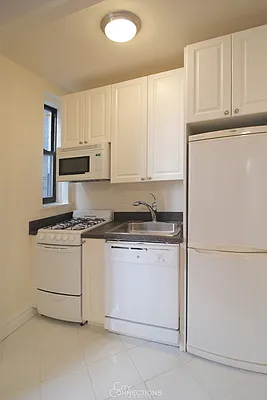 Rented by City Connections Realty | media 12