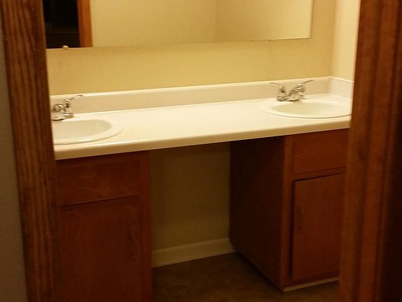 4th image of 422 Estberg Ave APT 210