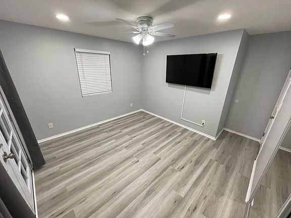 4th image of 469 W 2nd St