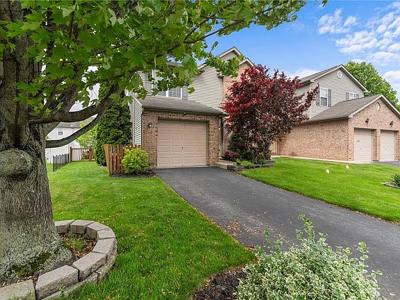 2nd image of 2575 Margaret Ct