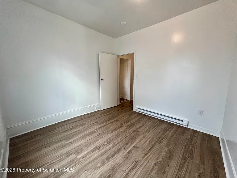 1405 Linden St — Photo 5
