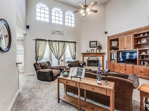 3rd image of 6615 Baycrest Cir