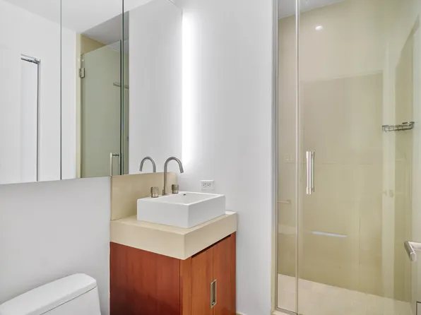 450 West 17th Street image 7 of 10