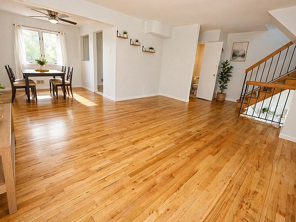 4th image of 264 Giffords Ln