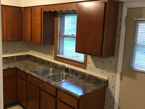 5th image of 207 River Ln