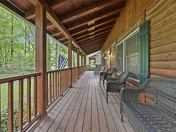 3rd image of 17369 Honeysuckle Ln