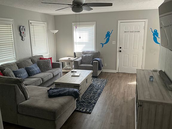 Spacious living room