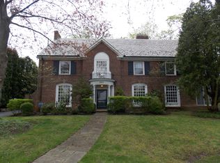 2975 Attleboro Rd, Shaker Heights, OH 44120