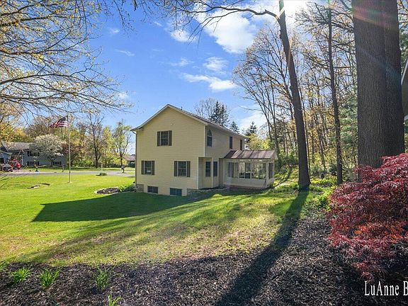 4th image of 3343 Stoneridge Dr NE