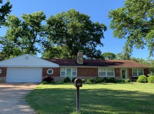 2183 Green Slope Dr, Saint Louis, MO 63136