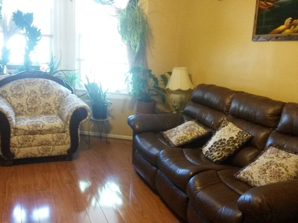 2nd image of 272 Woodside Ave