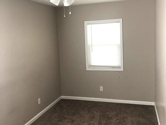 5th image of 2440 Oneida Dr
