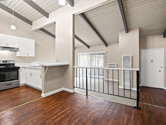 5th image of 788 N Garfield Ave APT 10