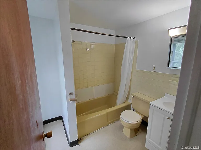 96 Clinton Ave #4 — Photo 6