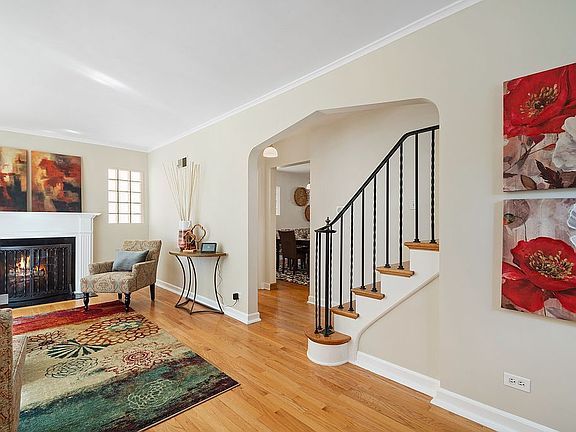 3rd image of 6290 N Leona Ave