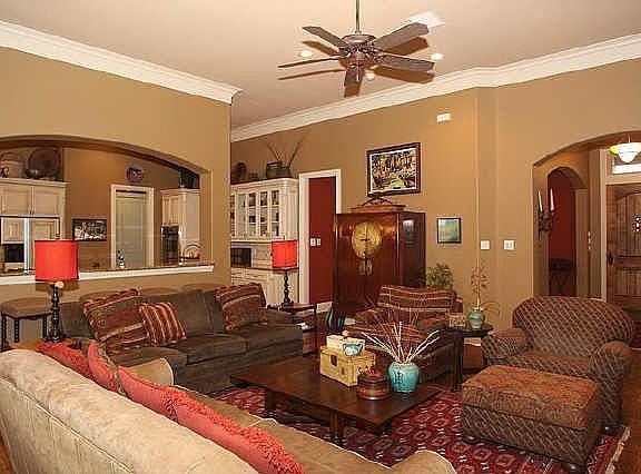 4th image of 4511 Firewheel Dr