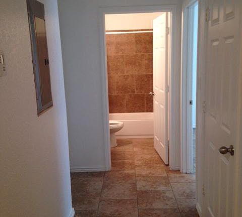 5th image of 11114 Baywood St #201