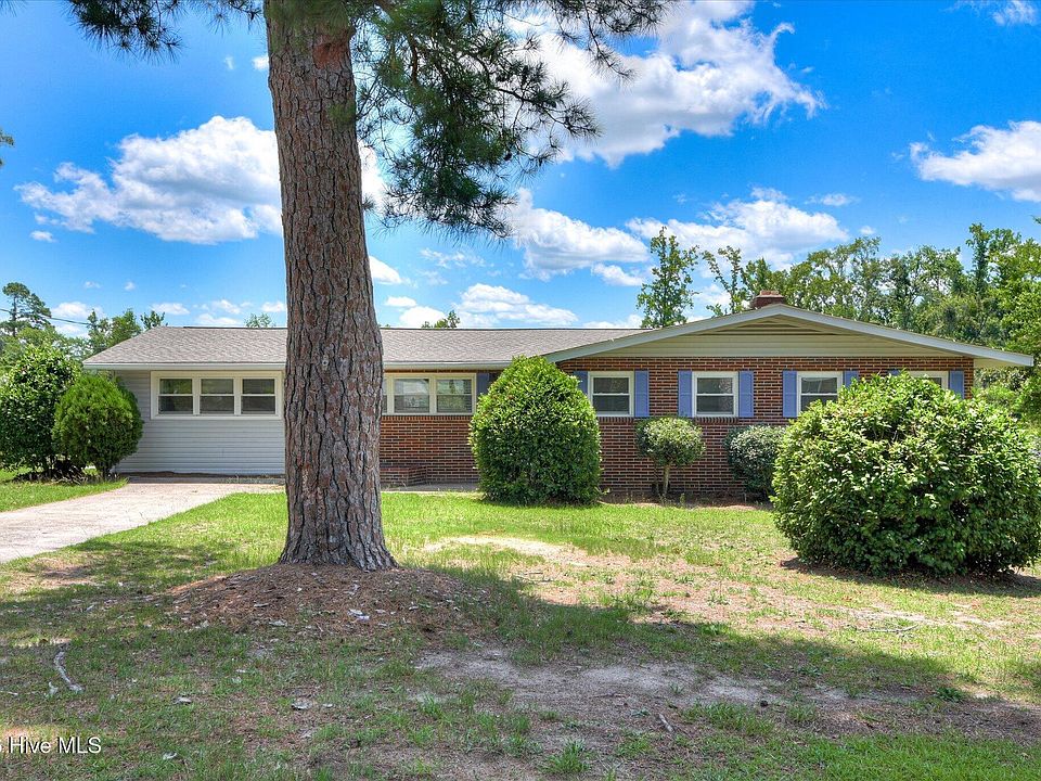 1st image of 725 Riverview Drive
