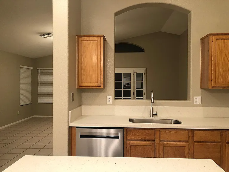 1077 W Swan Dr — Photo 11