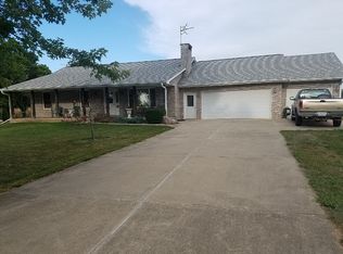 21087 N 25 East Rd, Danvers, IL 61732