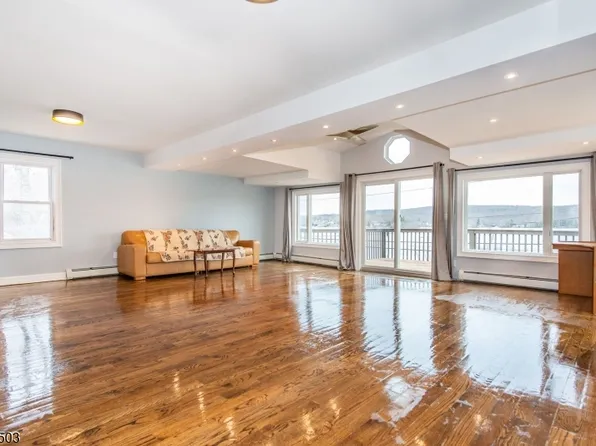 677 Warwick Tpke, West Milford Twp., NJ 07421
