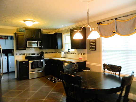 3rd image of 8766 Brucewood Ln