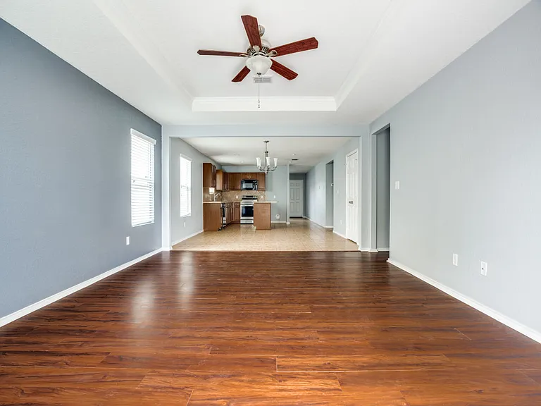 8922 Oakwood Park — Photo 7