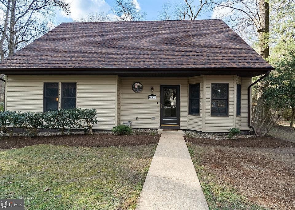 1st image of 44537 White Pine Ct