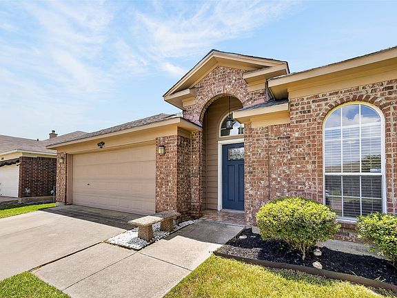 2nd image of 1025 Highland Station Dr