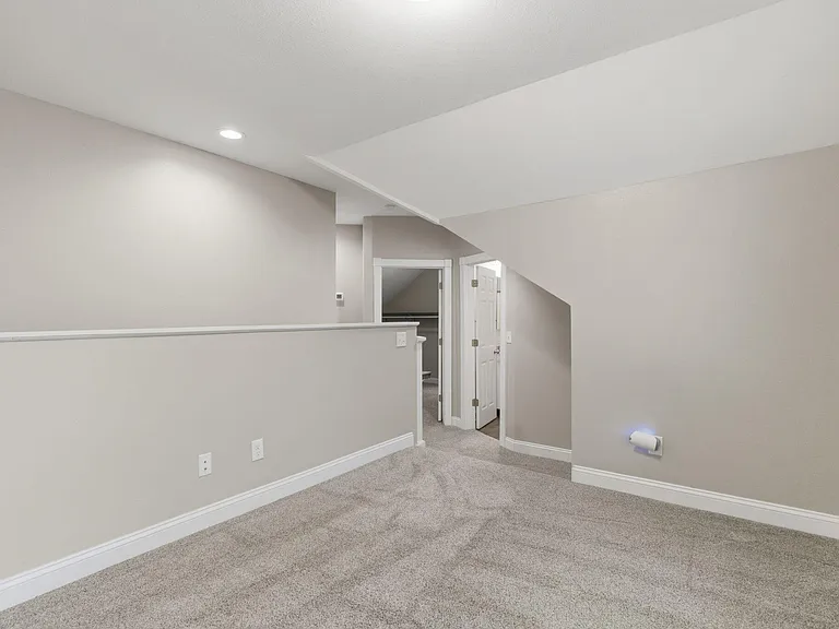 837 S Kentwood Ave — Photo 27