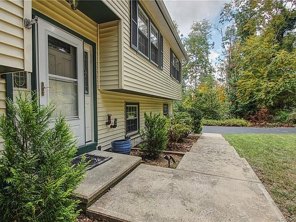 4th image of 43 Rolling Hills Dr