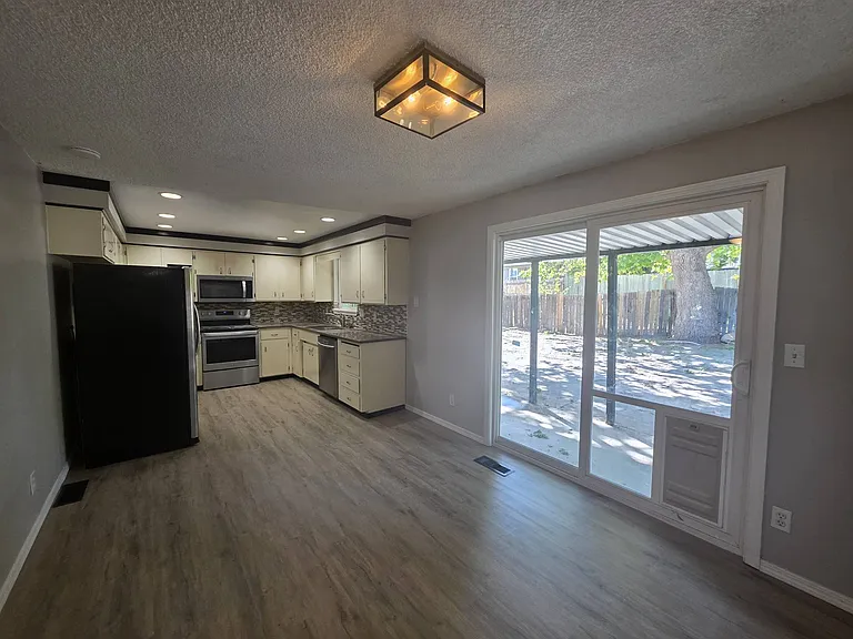 7113 W Arrowhead Ave — Photo 9