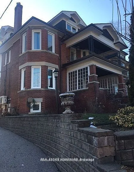 56 Oakwood Ave — Photo 32