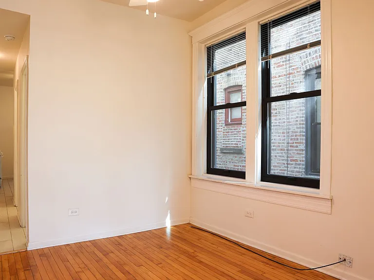 905 S Claremont Ave — Photo 11