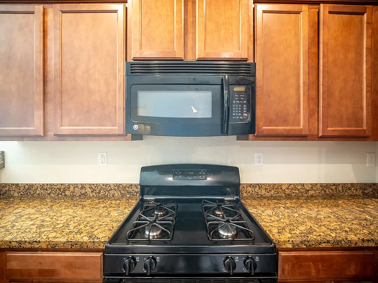 1001 El Paseo St NW — Photo 11