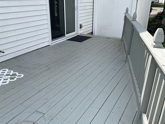3rd image of 2704 Glenwood Ct